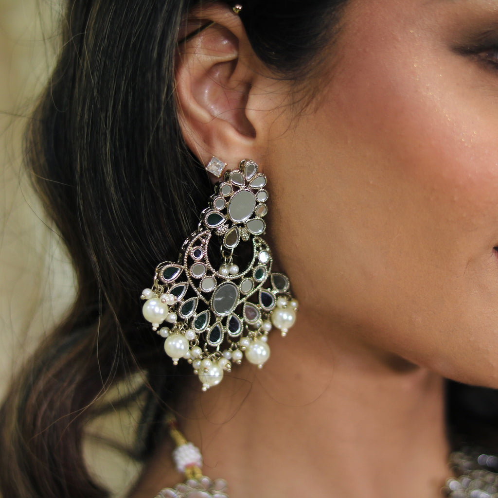 3 Piece Oval Light Gold Mirror Set With Pearl Drops