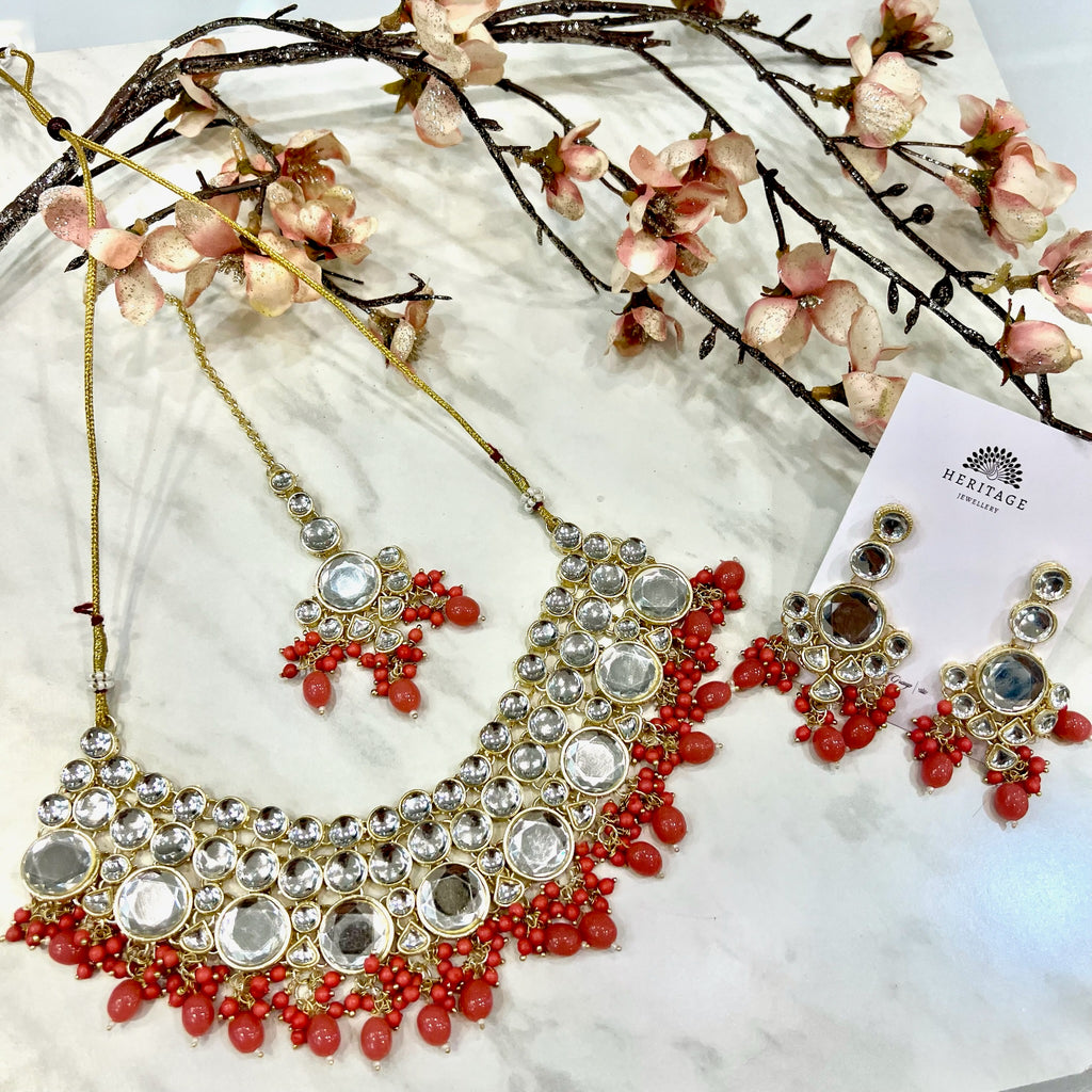 Round Kundan Effect Set With Bead Drops