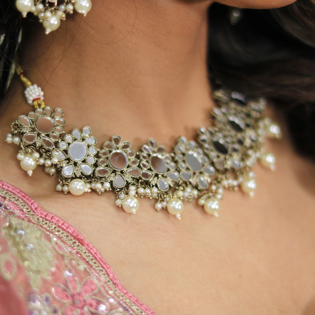 3 Piece Oval Light Gold Mirror Set With Pearl Drops