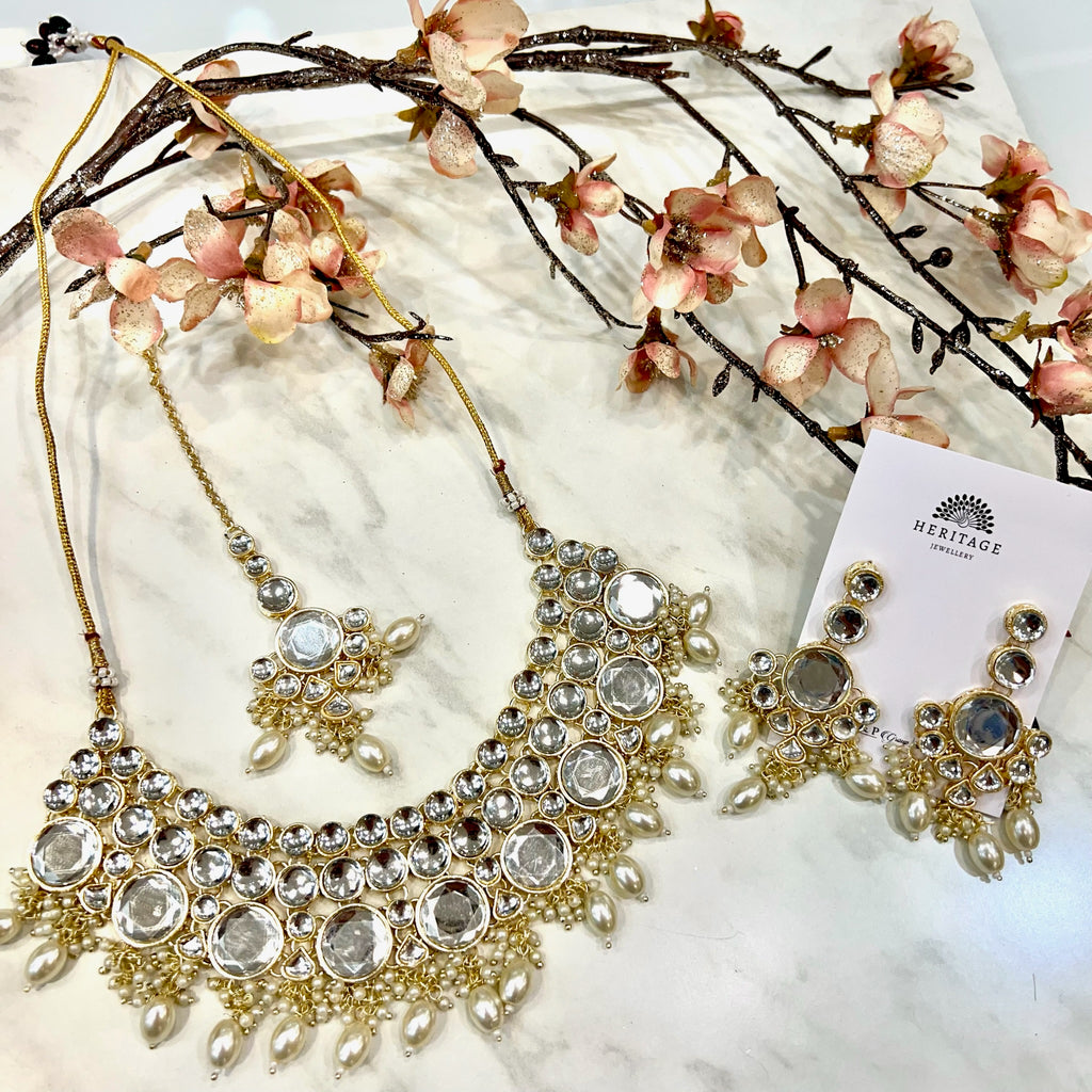 Round Kundan Effect Set With Bead Drops
