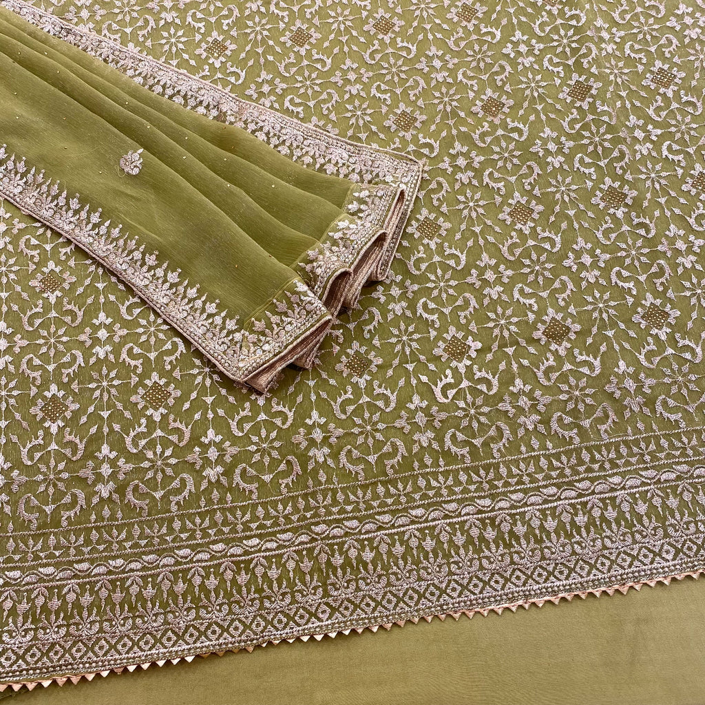 REGAL THREADS 9 (A19)