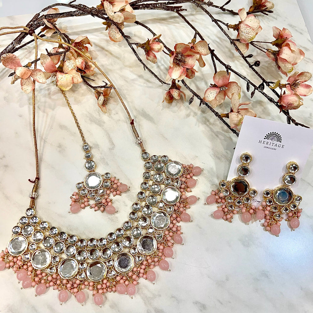 Round Kundan Effect Set With Bead Drops