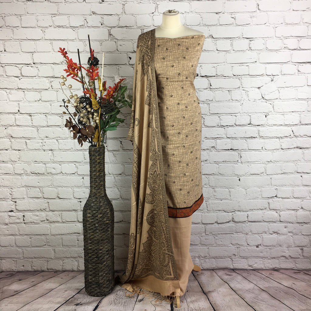 Self print garam suit with a contrast border (V6)