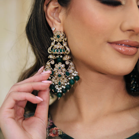 2 Piece Antique Gold Tikka & Earrings Set