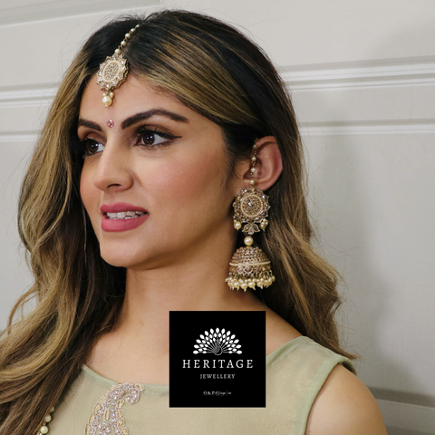 KUNDAN SET WITH PENDANT DESIGN AND GOLD STONE DETAIL